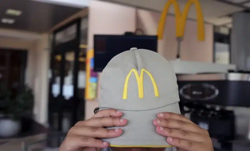 Funcionário MC Donald's  - Jovem aprendiz MC Donald's